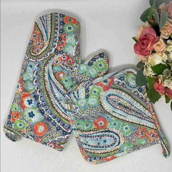 VERA BRADLEY CITRUS PAISLEY PATTERN OVEN MITT AND POT HOLDER NWOT QUILTED - Picture 1 of 12